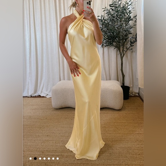 Show Me Your MuMu Dresses & Skirts - NWOT SHOW ME YOUR MUMU - Jasmine Halter Maxi Dress Pale Yellow size XS